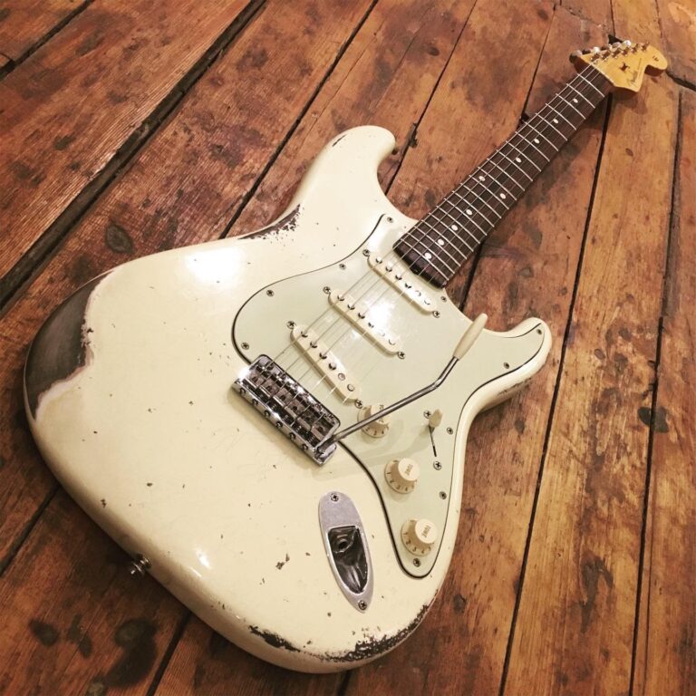 Fender strat relic